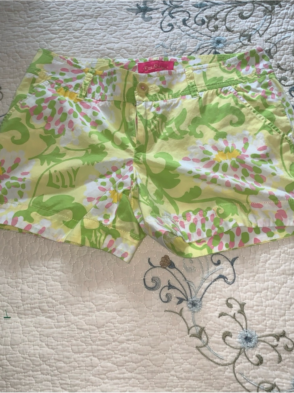 Lilly Pultizer Womens Jubilee Yellow Green Pink Shorts Floral Print Size 4